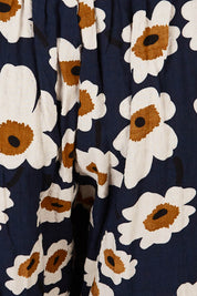Product shot of the Printed Relaxed Pant in colour Daisyfield (Blue), detail