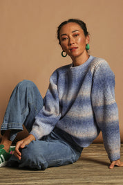 Model Katie wearing size S of the Space Dyed Yarn Crewneck Sweater in colour Dusk (Blue), from the front, showing the whole outfit