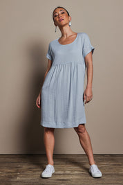 Model Katie wearing size 10 of the Viscose Linen Short Sleeve Dress in colour Dustyblue (Blue), from the front, showing the whole outfit