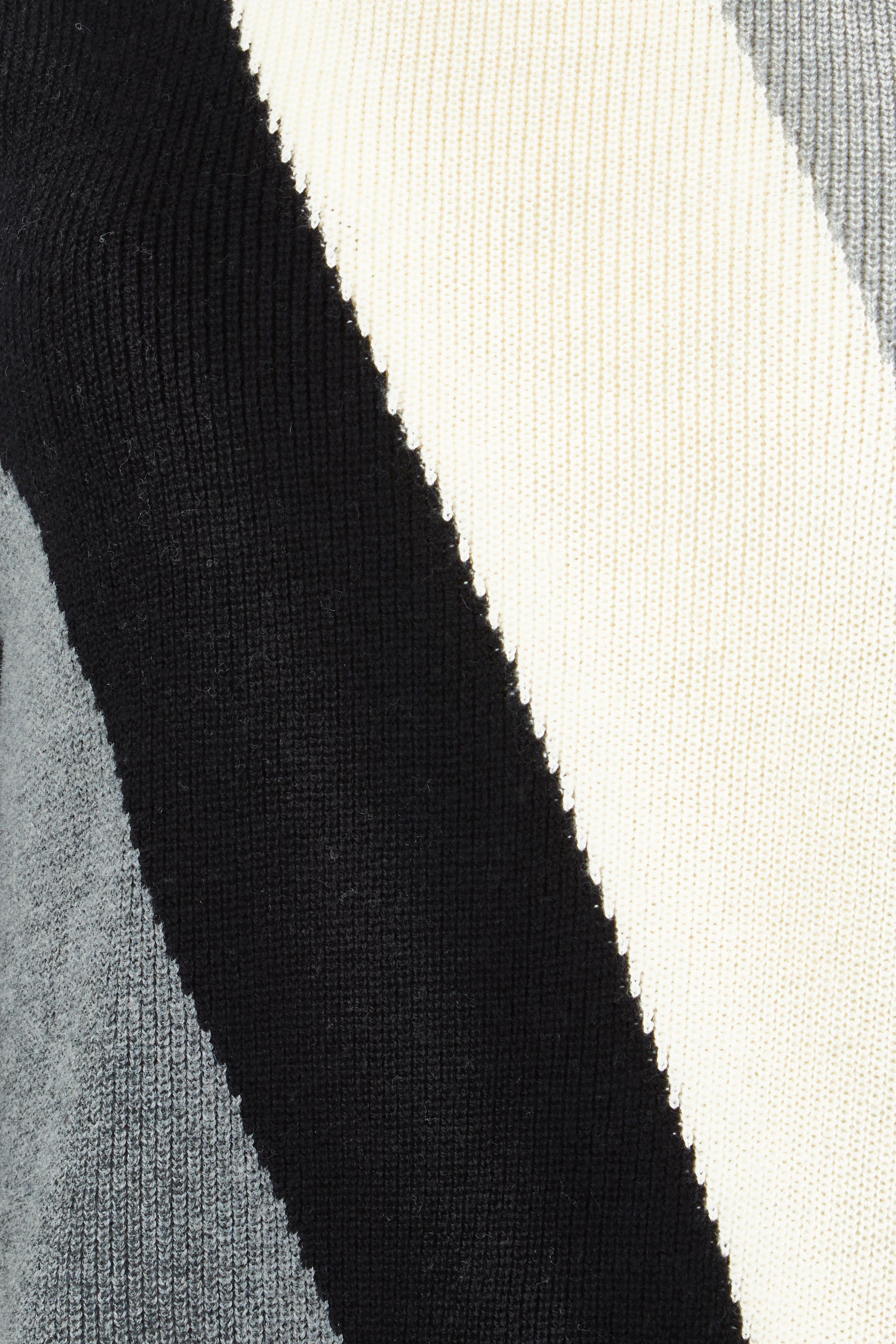 Product shot of the Devon Cotton Cashmere Sweater in colour Dstripes (Grey), detail