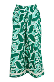 Product shot of the Santos Cotton Pant in colour Amazon (Green), from the front