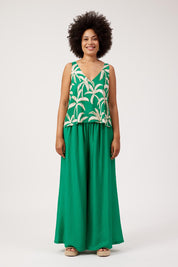 Model Genericm wearing size sample of the Congo Tank – Palm in colour Palm, from the front