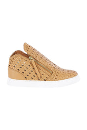 Product shot of the Asher Sneaker in colour Natural, from the front