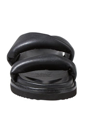 Product shot of the Tactful Flat in colour Black (Black), detail