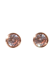 Product shot of the Madga Earrings in colour Rosegold (Metallics), from the front