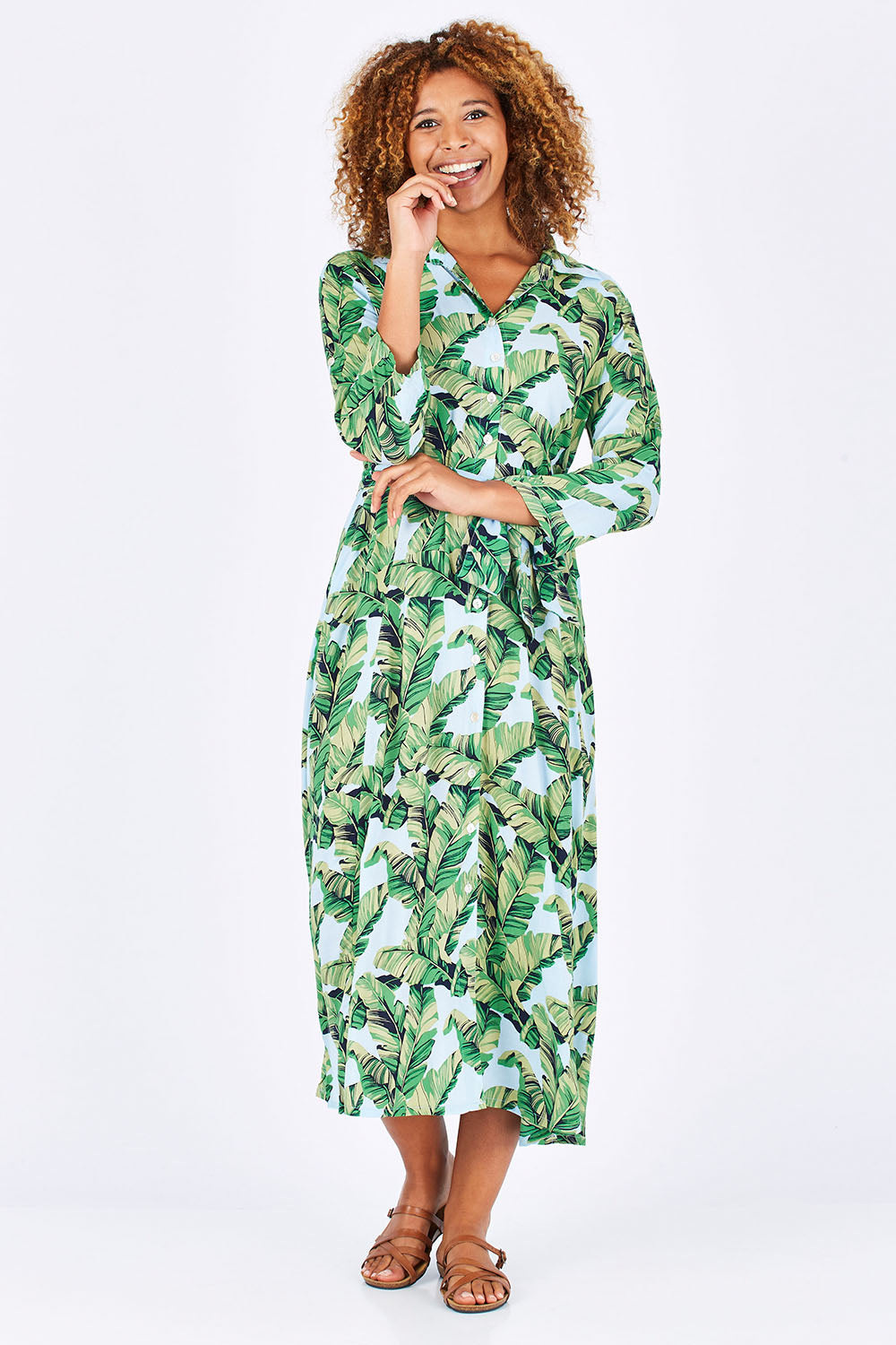 Model Summer wearing size S of the Patsy Dress in colour PapBlue (Blue), from the front, showing the whole outfit