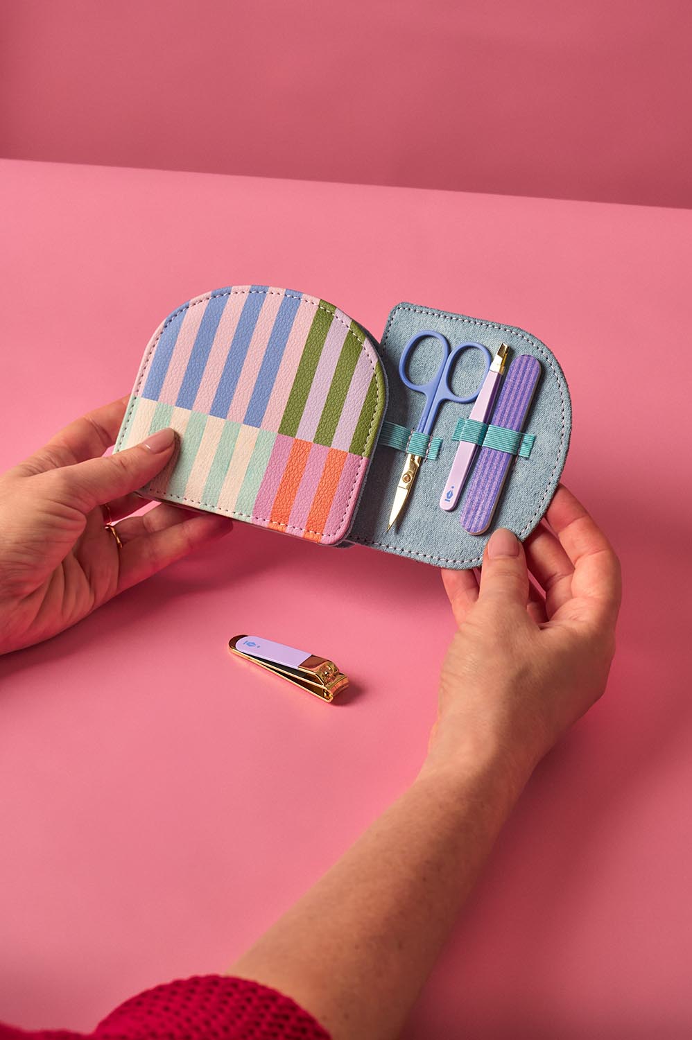 Product shot of the Travel Manicure Set - Lineprint in colour Lineprint, from the front