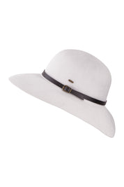 Product shot of the Leslie Wide Brim Hat in colour OffWhite (White), from the front