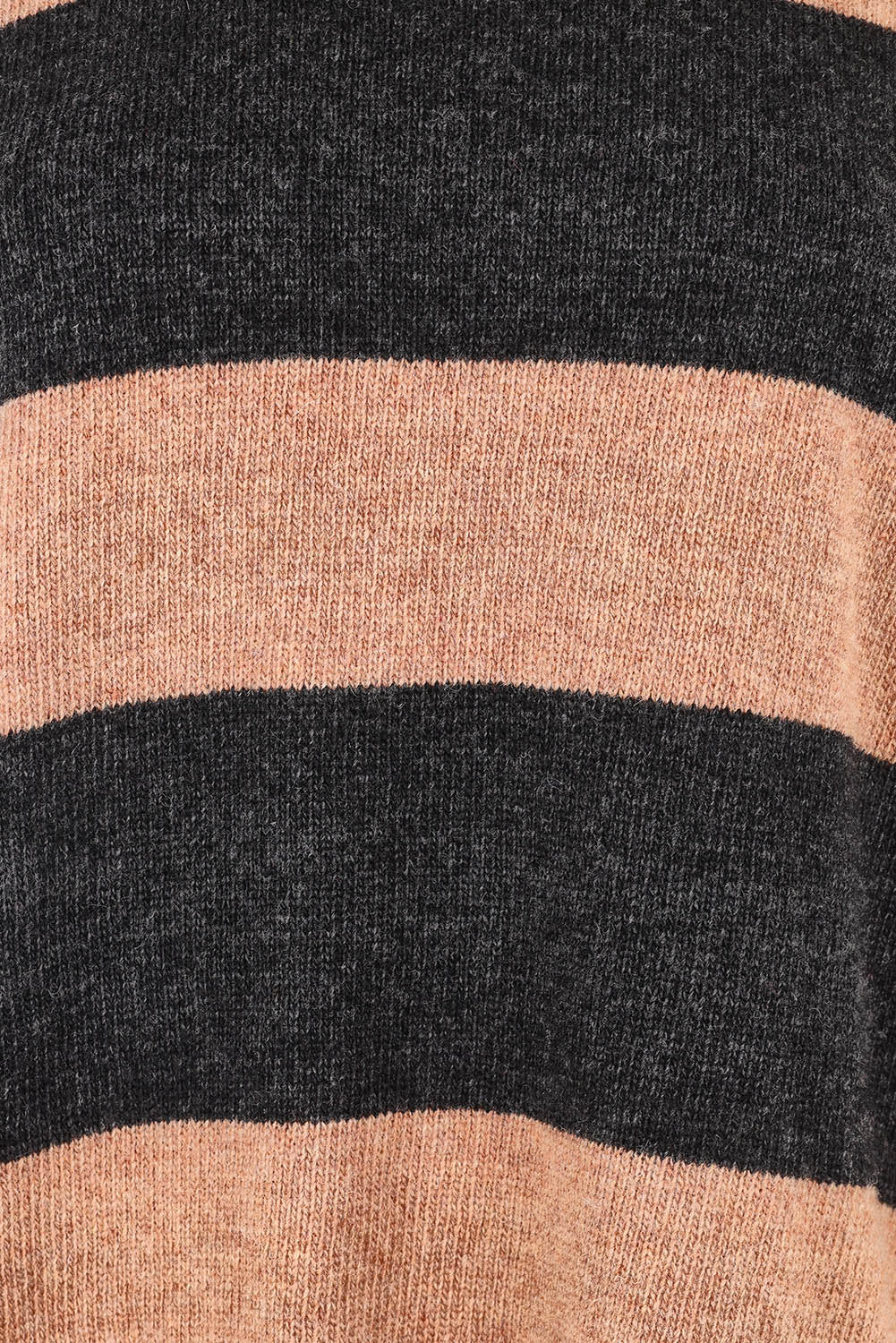 Product shot of the Lambswool Stripe Crew in colour Midnight, detail