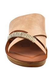 Product shot of the Bride Slide in colour Camel, detail