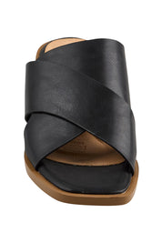 Product shot of the Meri Heel - Black in colour Black, showing detail