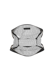 Product shot of the Vanessa Cosmetic Case in colour Black (Black), detail