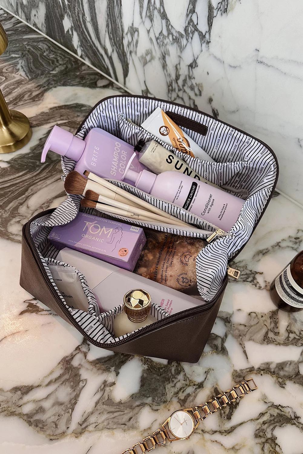Product shot of the Orion Cosmetic Case - Chocolate in colour Chocolate, from the back