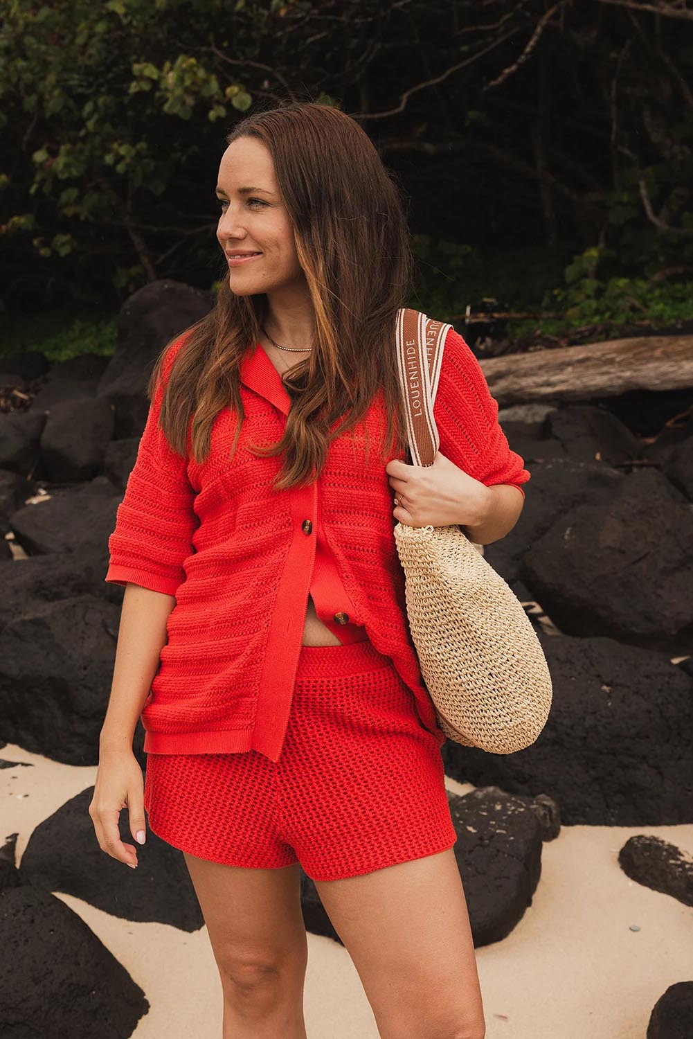 Product shot of the Bali Beach Bag - Naturalraffia in colour Naturalraffia, from the back