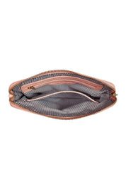 Product shot of the Mandy Clutch in colour Blush (Pink), detail