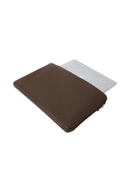 Product shot of the Liv Laptop Sleeve in colour Chocolate, detail