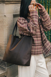 Product shot of the Colby Tote Bag - Chocolate in colour Chocolate, from the back