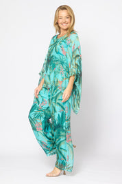 Model Genericm wearing size sample of the Silk Blend Printed Pant - Acquagarden in colour Acquagarden, from the front