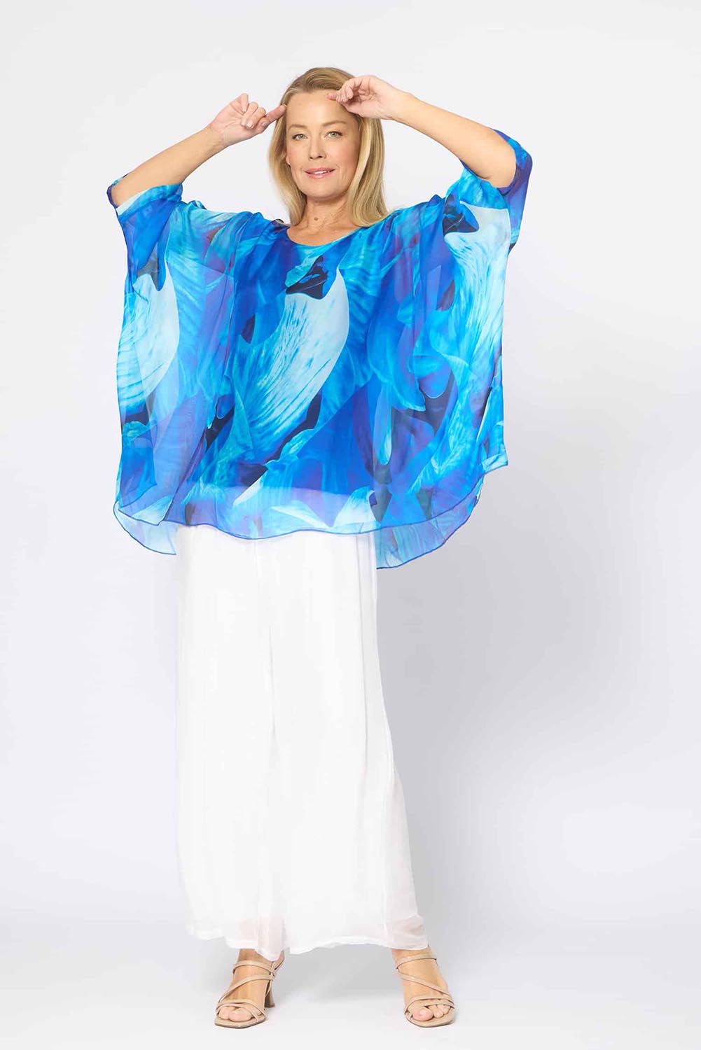 Model Genericm wearing size sample of the Silk Blend Printed Kaftan Top - Cobaltprint in colour Cobaltprint, from the front