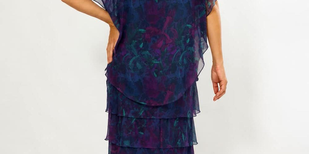 Model Genericm wearing size sample of the Silk Blend Multi Layers Dress - Navyfloral in colour Navyfloral, from the front