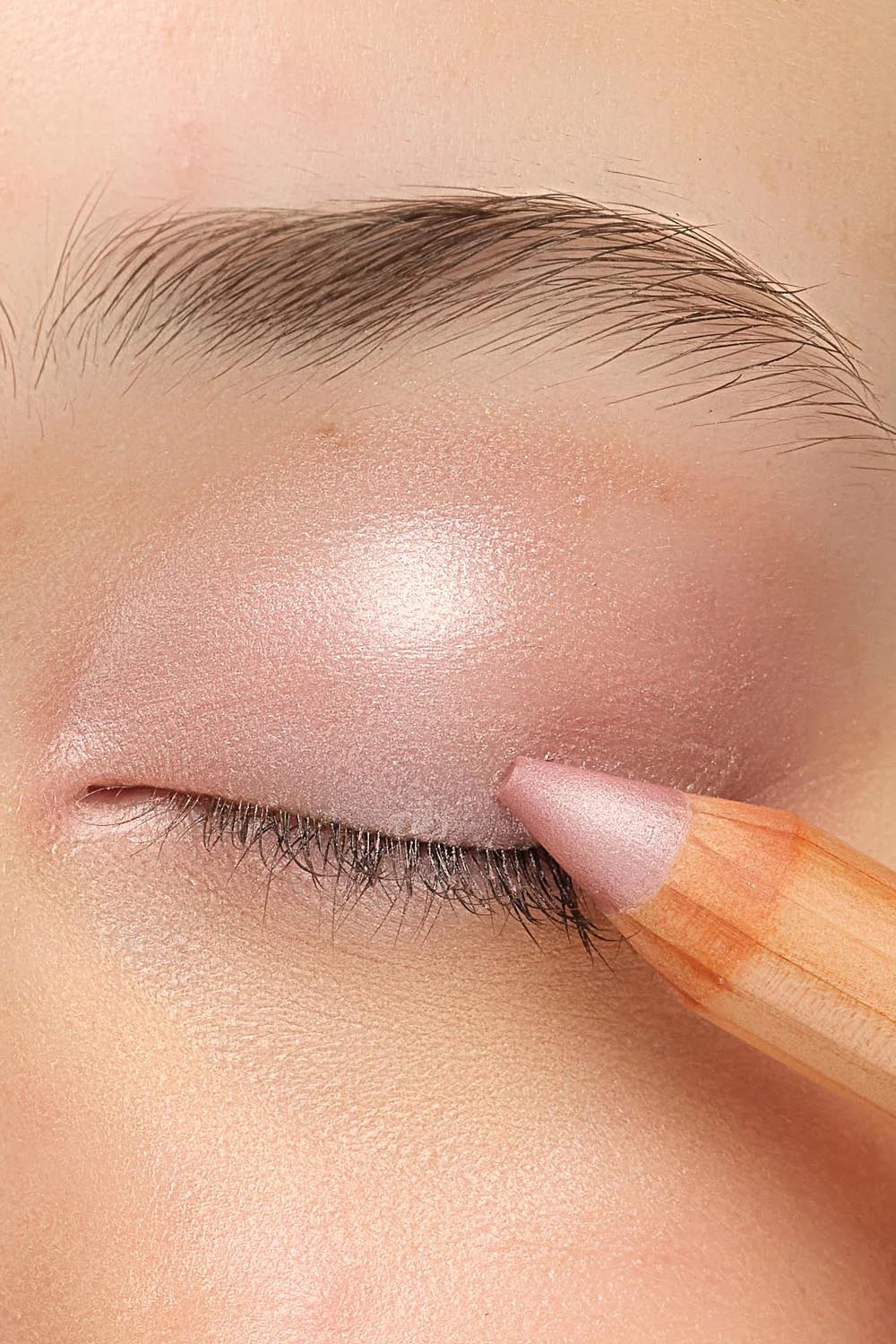 Product shot of the Luminous Eye Crayon - Sorbet in colour Sorbet, showing detail