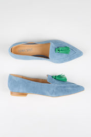 Model Genericm wearing size sample of the Palace Loafer - Cobaltemerald in colour Cobaltemerald, from an angle