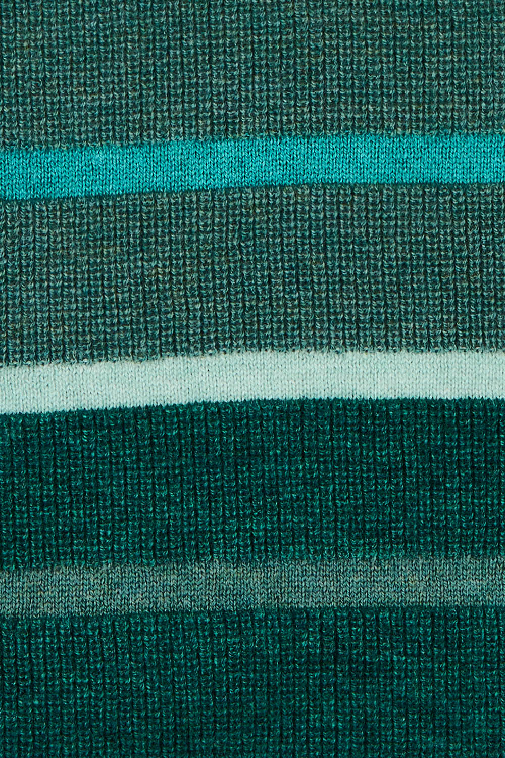 Product shot of the Chloe Merino Cotton Sweater in colour Emerald (Green), detail