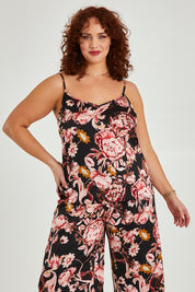 Model Maddy wearing size 16 of the Mia Top in colour Floral (Black), from the front, cropped image