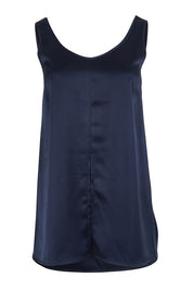 Product shot of the Cindy Top in colour Navy (Blue), from the front