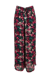 Product shot of the Annette Pants in colour Blossom (Black), from the front