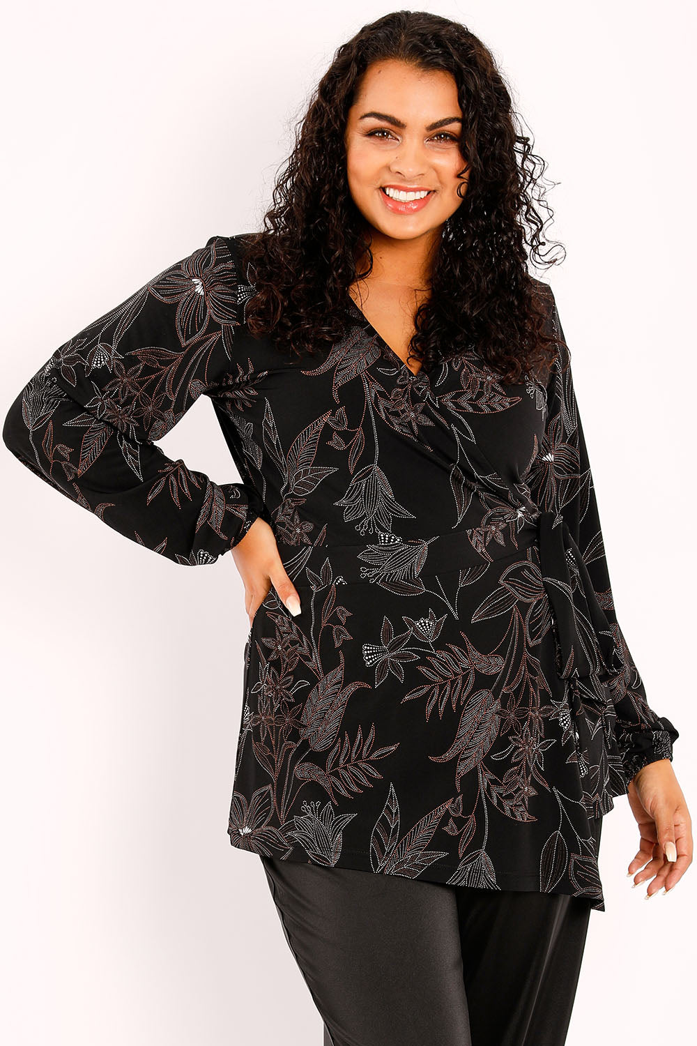 Model Sasha-Lee wearing size 16 of The Printed Maryin colourJane Tunic - Dotmystery (Black), from the front, cropped image