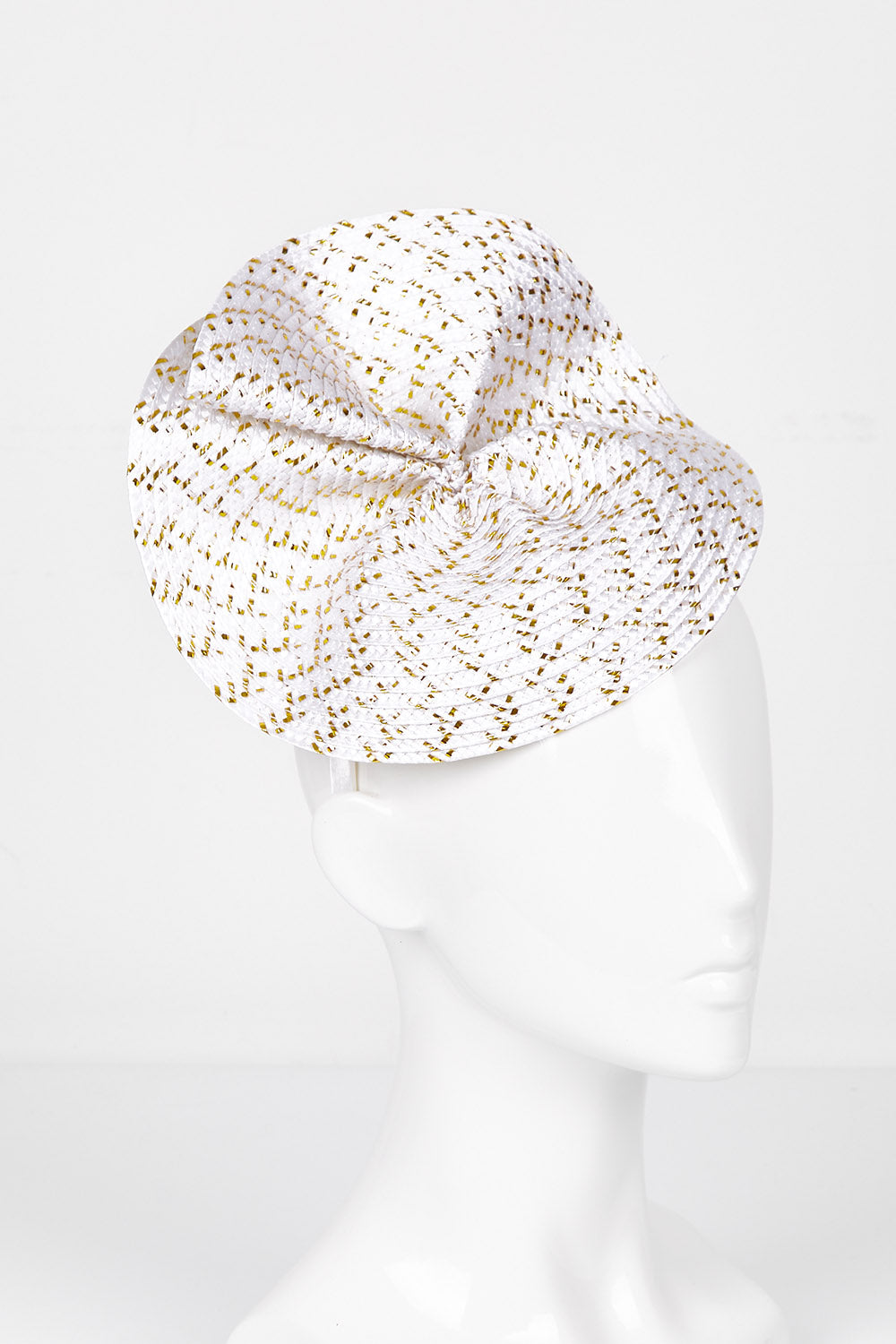 A model wearing size OneSize of the Zaria Fascinator in colour Ivorygold (White), from the front, showing the whole outfit