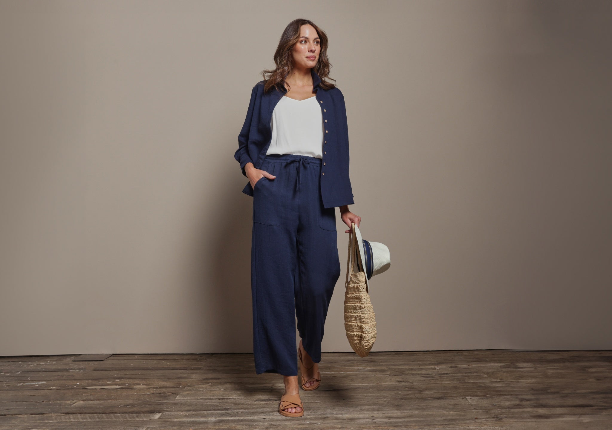 Must-have-shop-the-look-navy_43c7e50f-aa4a-4533-8ddc-cfdf4fea5e3c.jpg