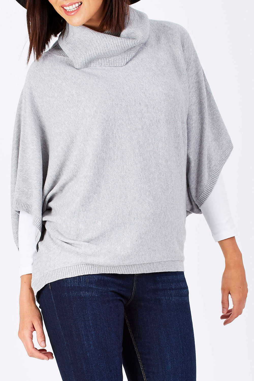 Model Perrie wearing size S of the Natural Swing Kimono in colour Dove (Grey), from the front, cropped image