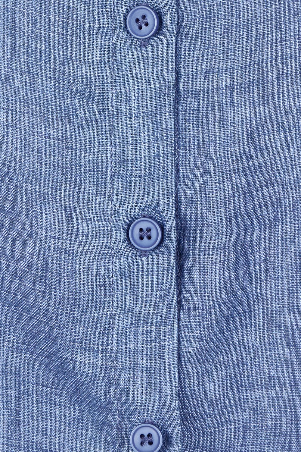Product shot of the Linen Oversized Boyfriend Shirt in colour Denim (Blue), detail