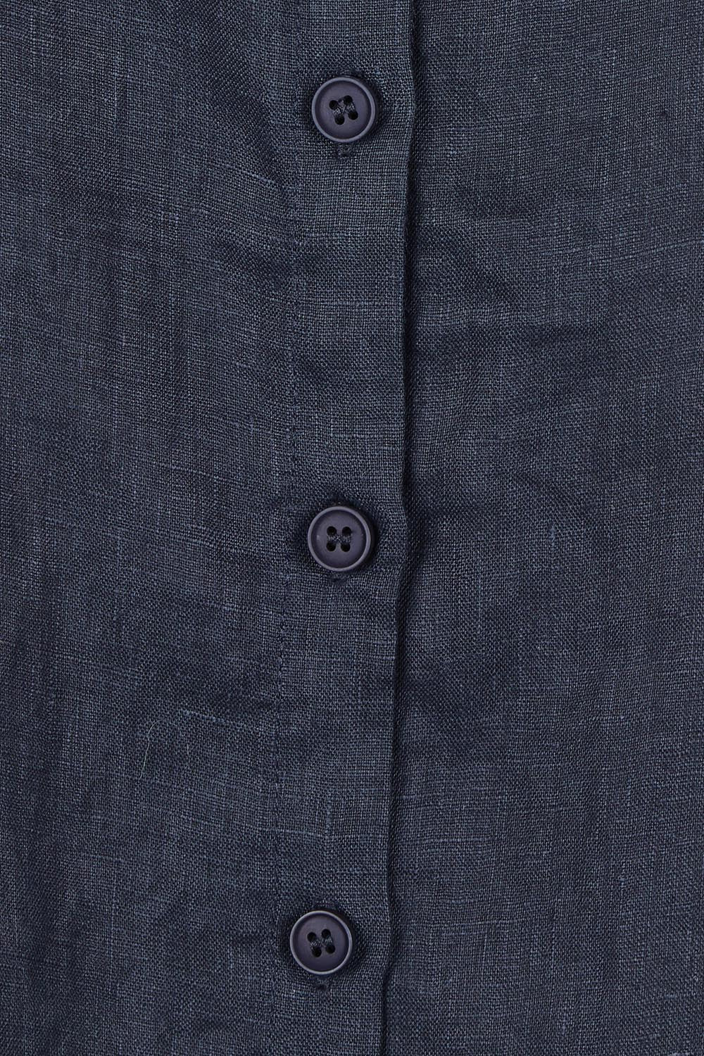 Product shot of the Linen Oversized Boyfriend Shirt in colour Navy (Blue), detail