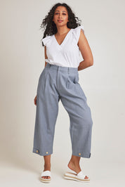 Model Terri-Leigh wearing size 14 of the Linen Cotton 7/8 Pant in colour Chambray (Blue), from the front, showing the whole outfit