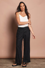 Model Amanda wearing size 10 of the Linen Wide Leg Pant in colour Black (Black), from the front, showing the whole outfit