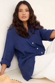 Model Tahnee wearing size 10 of the Linen Extra Soft Relaxed Shirt in colour Navy (Blue), from the front, showing the whole outfit