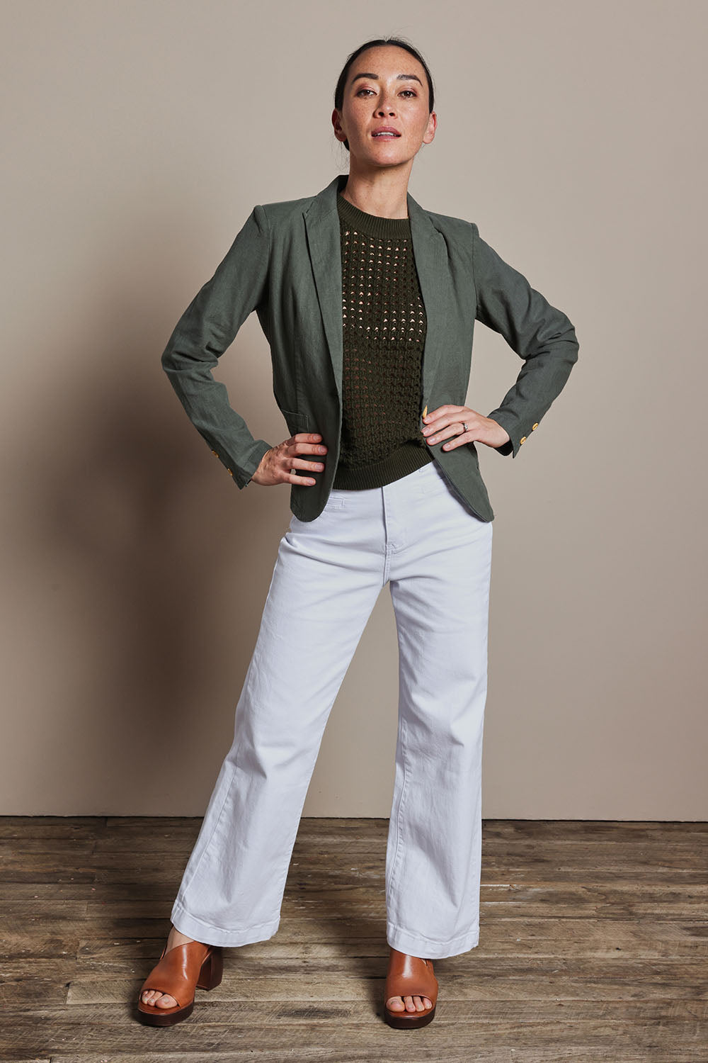 Model Katie wearing size 8 of the Cotton Linen Blazer in colour Khaki (Green), from the front, showing the whole outfit