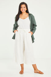 Model Terri-Leigh wearing size 14 of the Linen Drawstring Pants in colour White (White), from the front, showing the whole outfit
