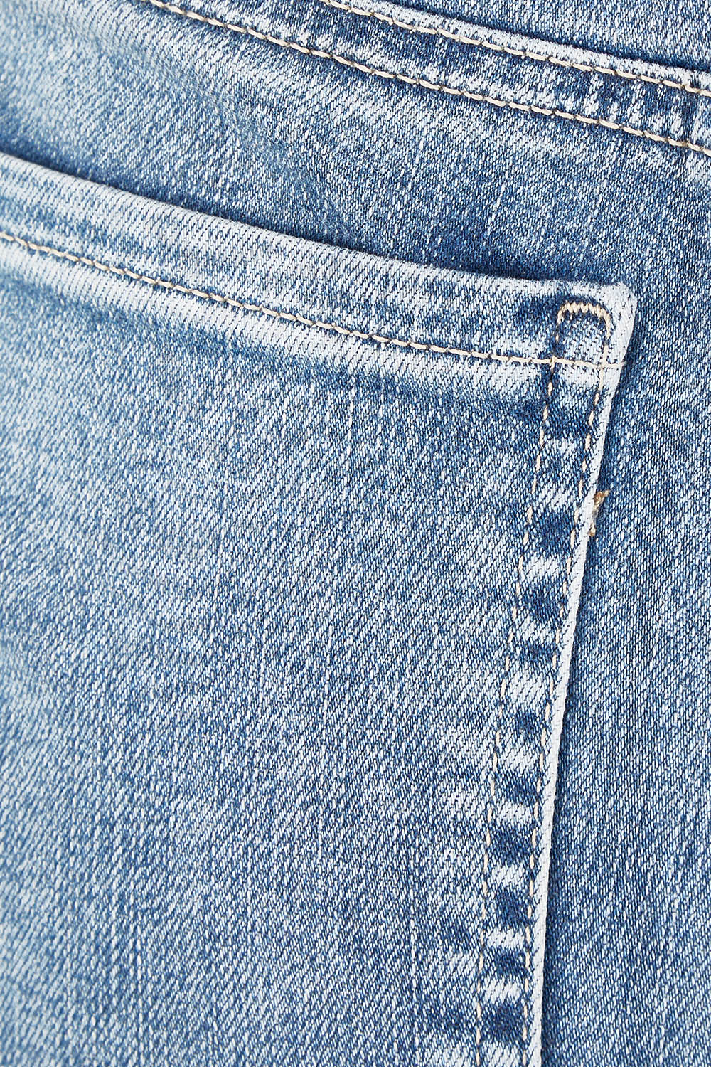 Product shot of the Sheri Slim Jean in colour Haley (Blue), detail
