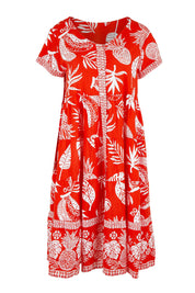 Product shot of the Short Sleeve Layers Dress in colour Red (Red), from the front
