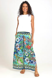 Model Pamelar wearing size 10 of the Camarge Pant – Print in colour Print, from the front