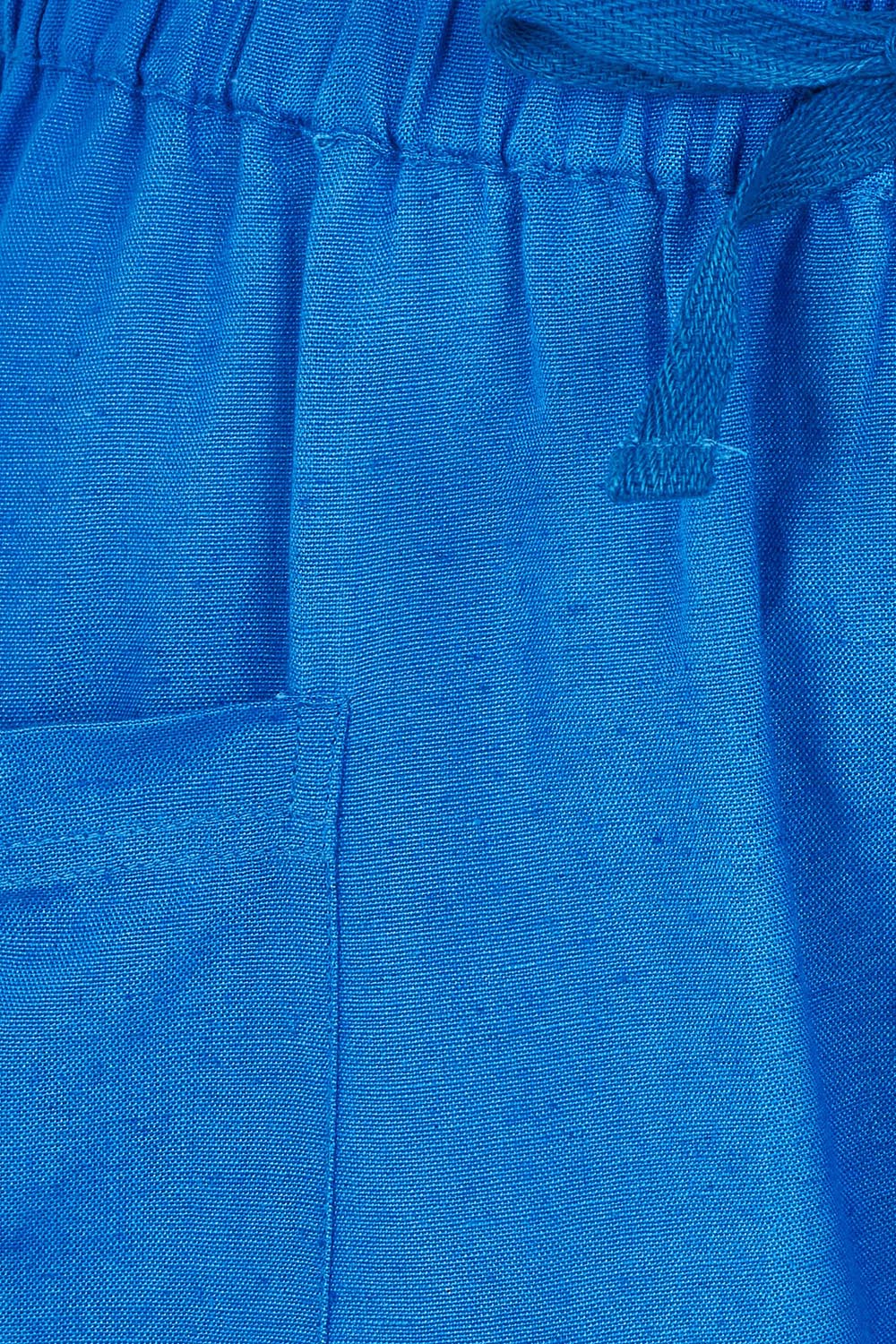 Product shot of the Essentials Linen Blend Shorts in colour Elecblue (Blue), detail