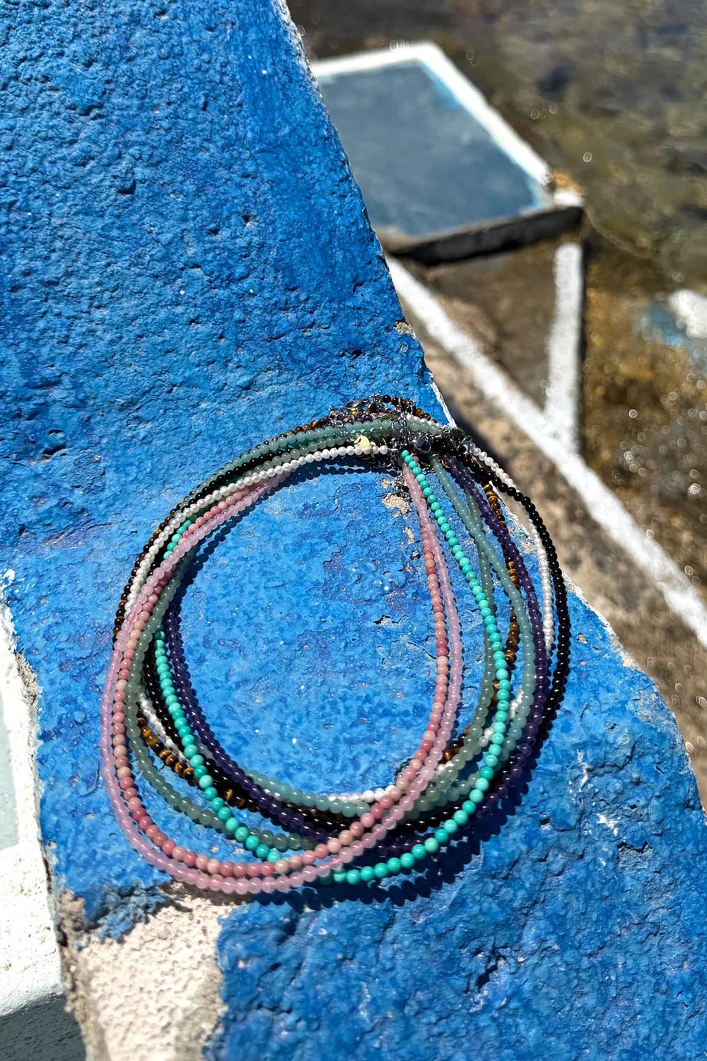 Product shot of the Healing Gems Classics Necklace - Amethyst in colour Amethyst, showing detail
