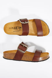 A model wearing size 38 of the Leno Sandal in colour Leno, from the front, showing the whole outfit