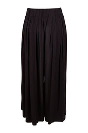 Product shot of the Ultimate Pant in colour Black (Black), from the back
