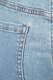 Product shot of The Weekender Jeans in colour Lightdenim (Blue), detail