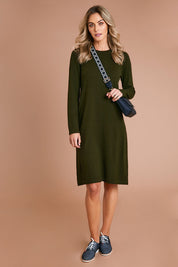 Model Alice wearing size S of The Everyday Knit Midi Dress in colour Deepkhaki (Green), from the front, showing the whole outfit